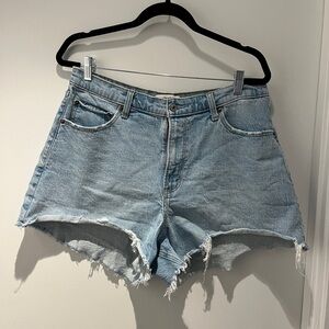 A&F Curve Love 90s Relaxed Cutoff Short High Rise